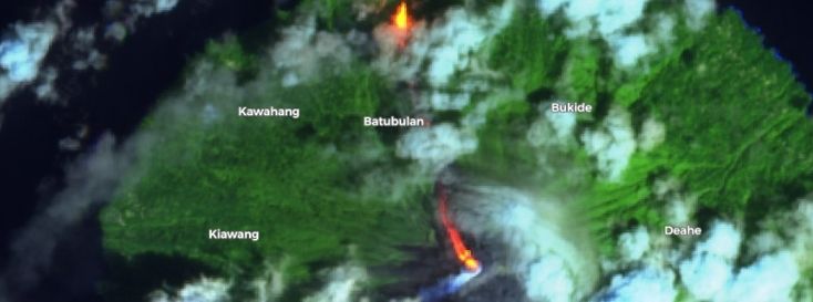 Activité volcanique au volcan Karangetang en Indonésie