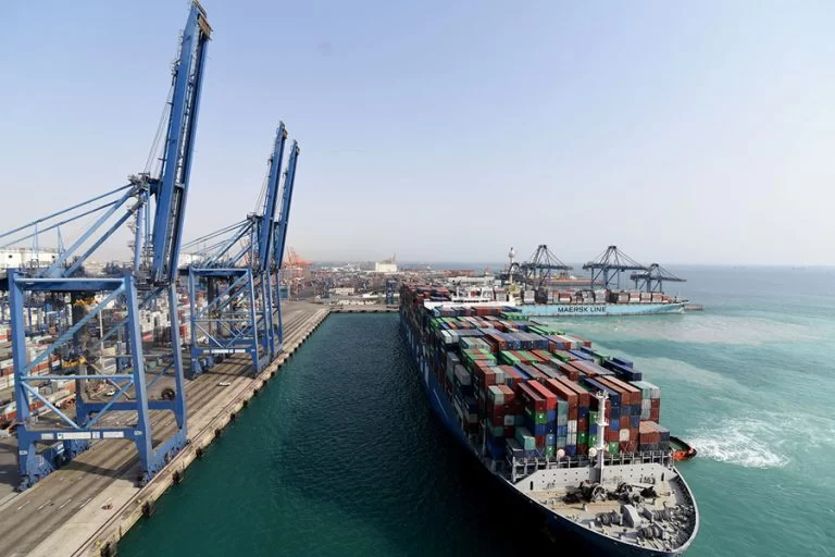 Transport 26,000 Tons of Goods Through Red Sea Ports