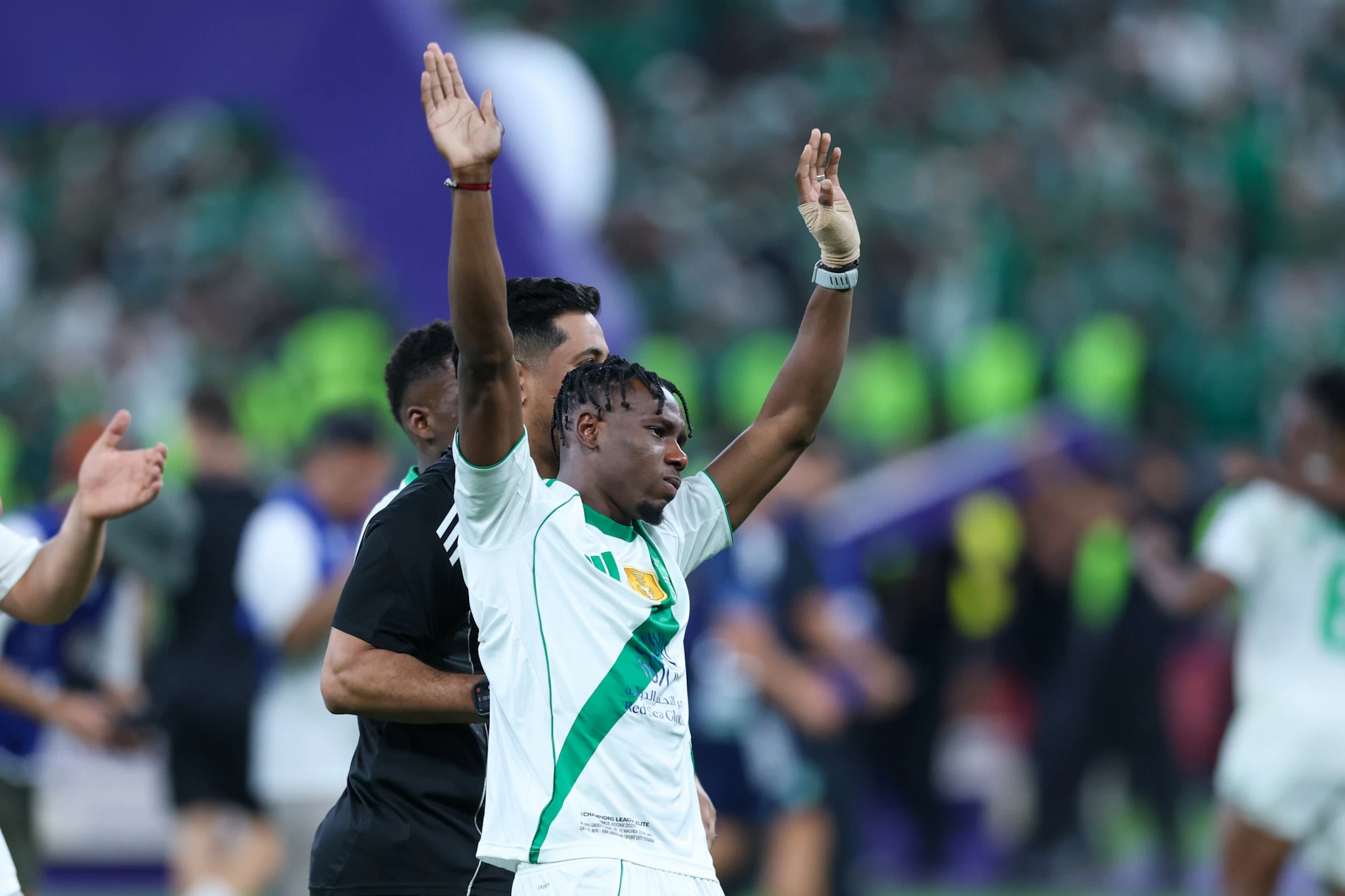 زكريا هوساوي يعيد ذكريات نطحة زيدان في نهائي آسيا