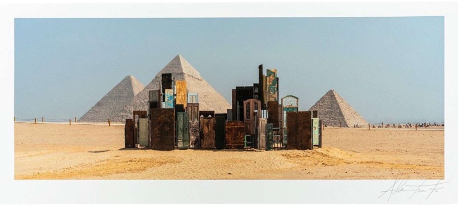 السيسي يتفقد مشروع محطة الأهرامات لتعزيز السياحة