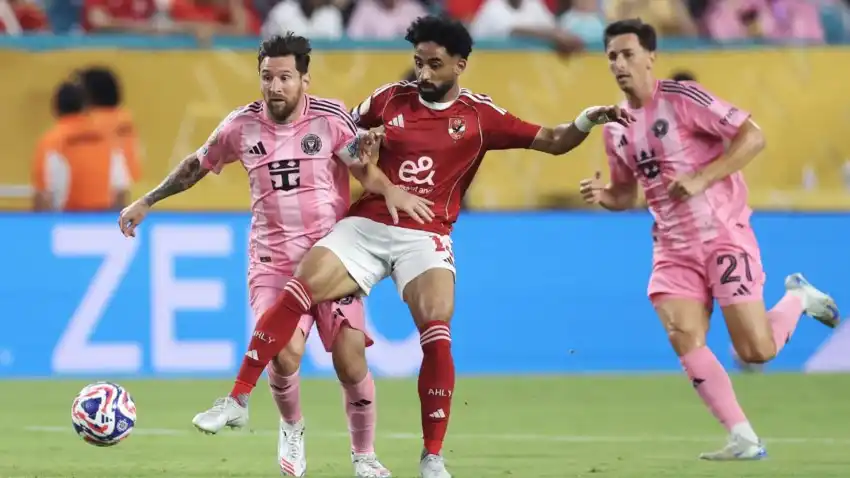 الأهلي وسيراميكا: صراع المركز الثالث في الدوري المصري