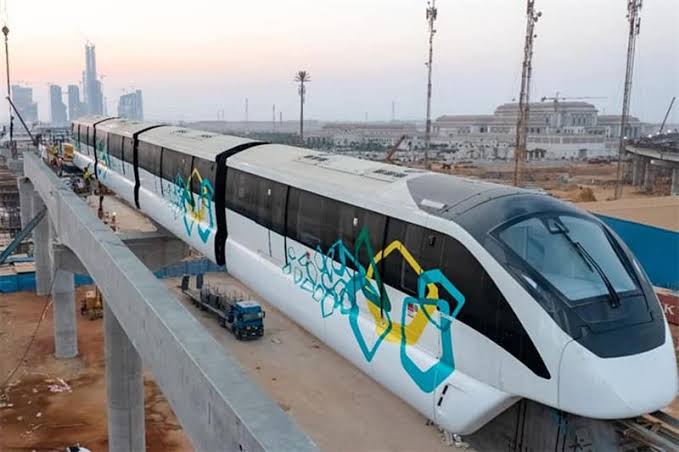 مونوريل شرق النيل: خدمة 500 ألف راكب يومياً