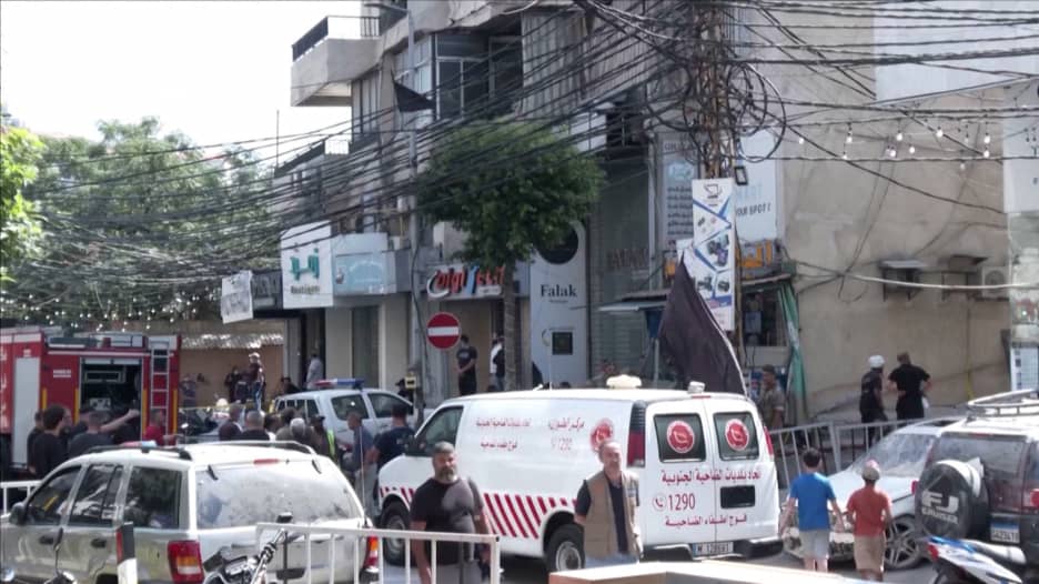 Macron Condemns Iranian Aggressions in Call with Bahrain King