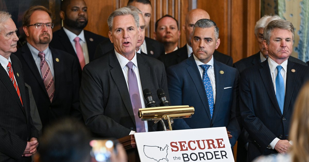 أزكون يؤكد دعم الحكومة للمواطنين بغض النظر عن الجنسية