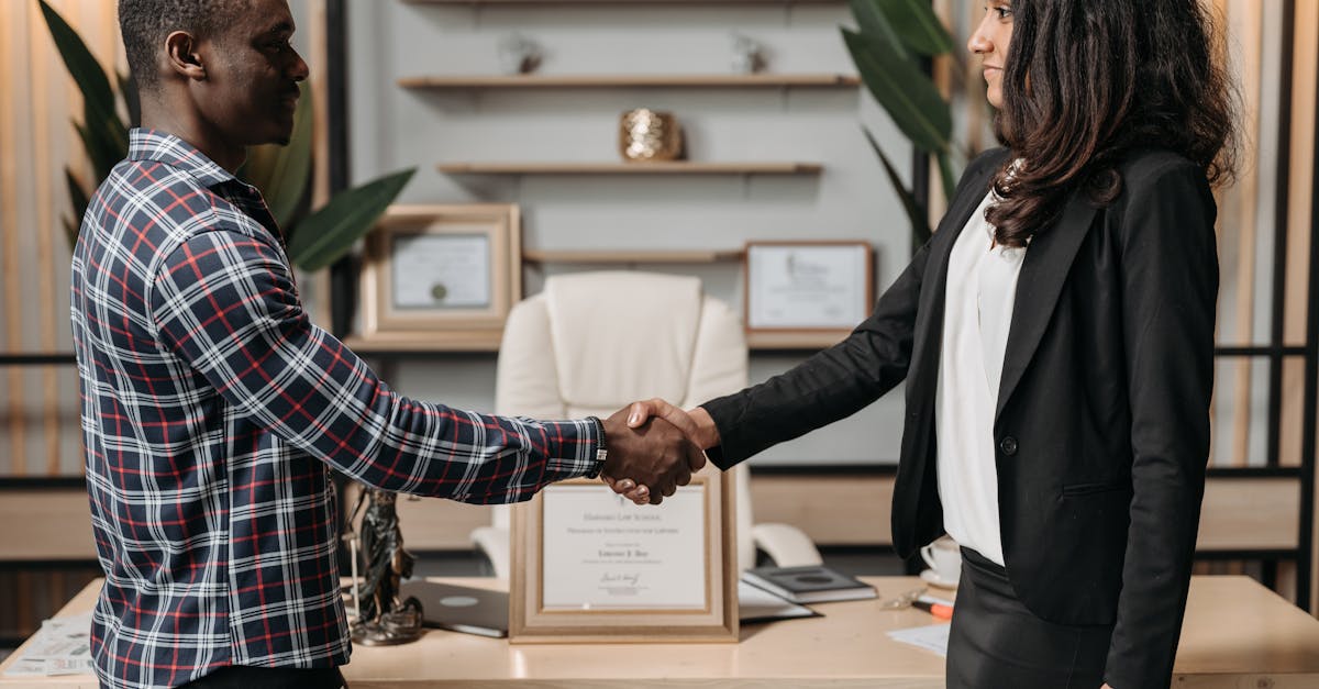 ترامب يمدد مهلة إيران لفتح مضيق هرمز