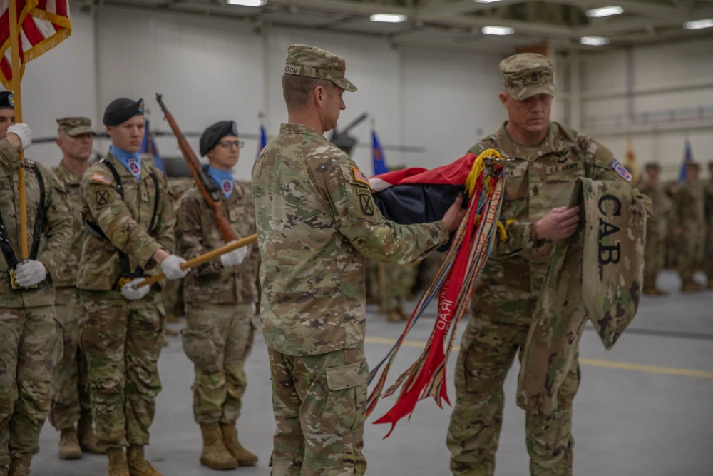 لواء المدفعية 142 الأميركي يتوجه إلى الشرق الأوسط