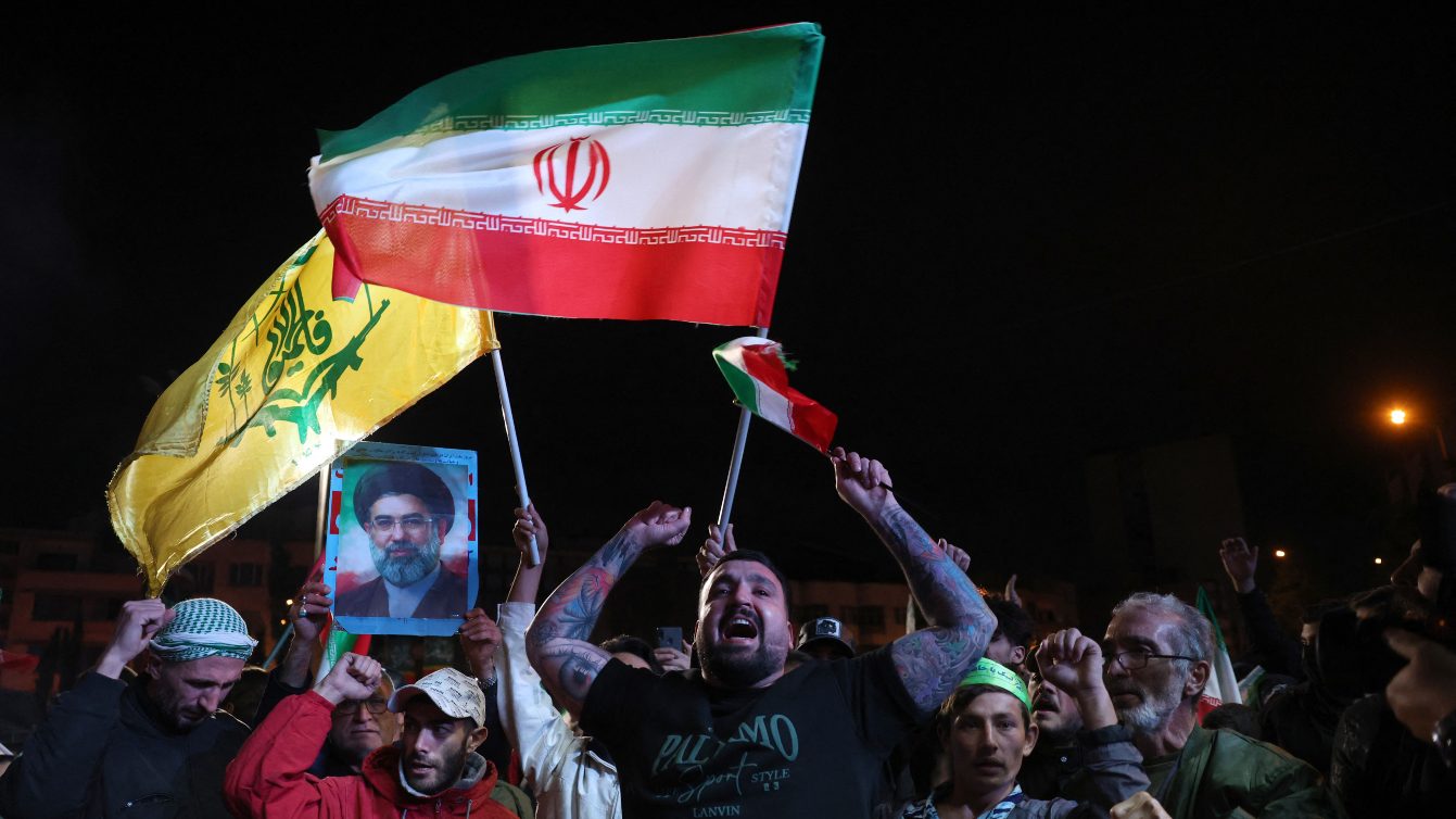 إيران تعلن انتصارها وتكشف عن خطة من 10 نقاط