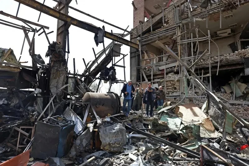 تصعيد عسكري بين إيران وإسرائيل: انفجارات في تل أبيب