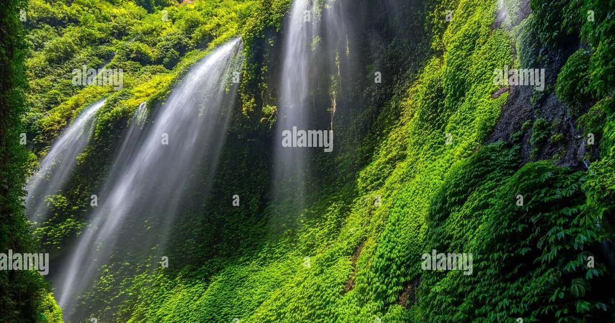 Erdrutsch in Indonesien schließt Straße zum Madakaripura-Wasserfall