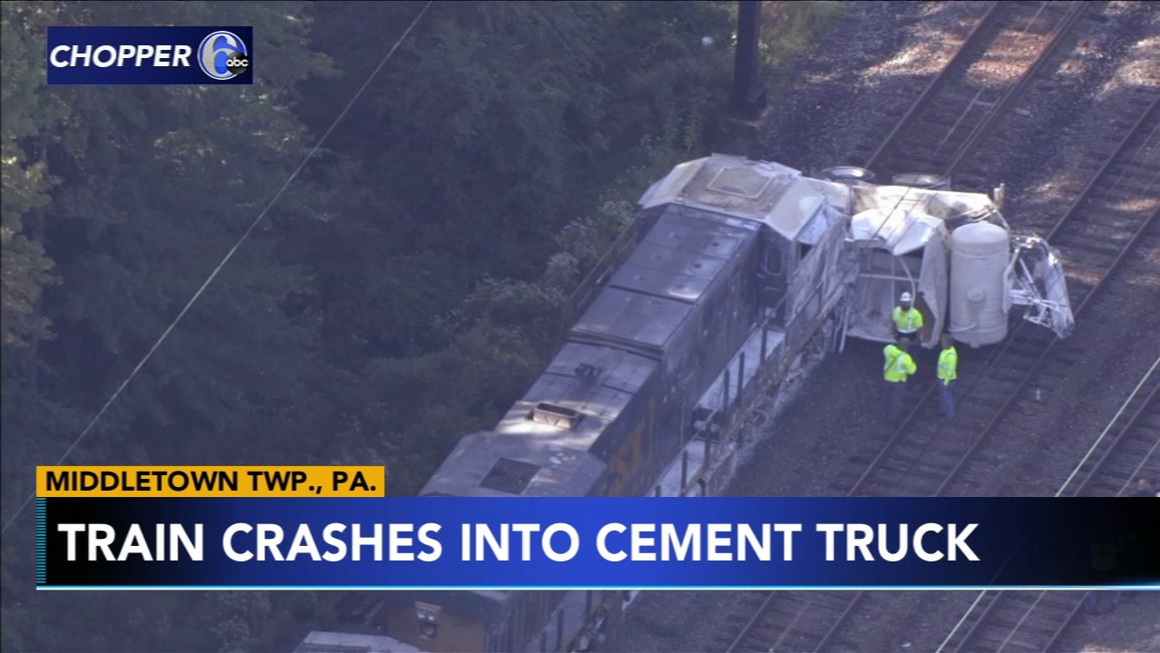 حادثة تصادم قطار مع شاحنة في بولي-ليه-مين