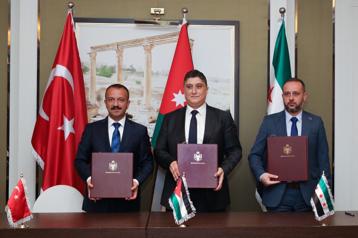 مذكرة تفاهم لتعزيز النقل بين الأردن وسوريا وتركيا