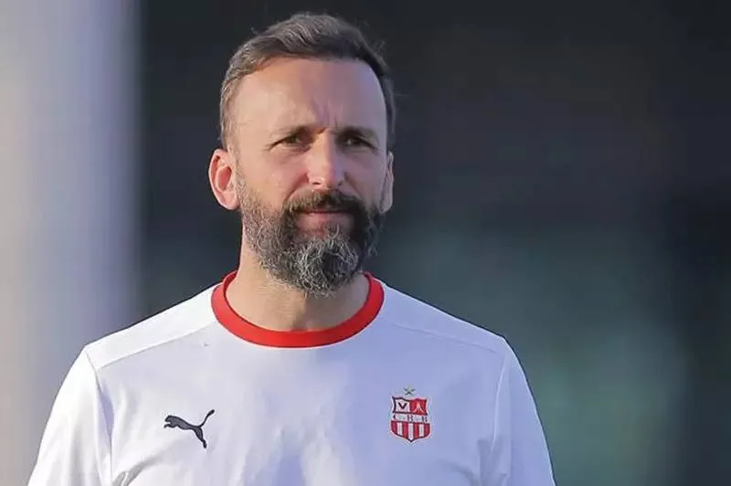 Suspendre l'entraîneur de Chabab Belouizdad avant Zamalek