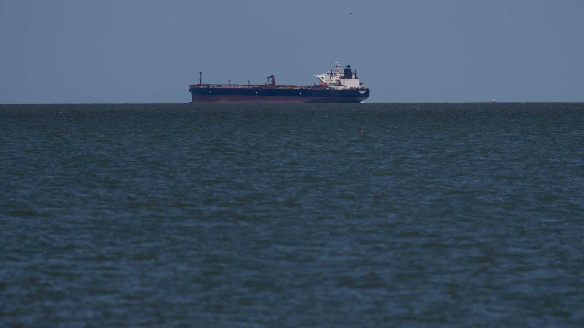 ارتفاع أسعار النفط إلى 141 دولارًا للبرميل