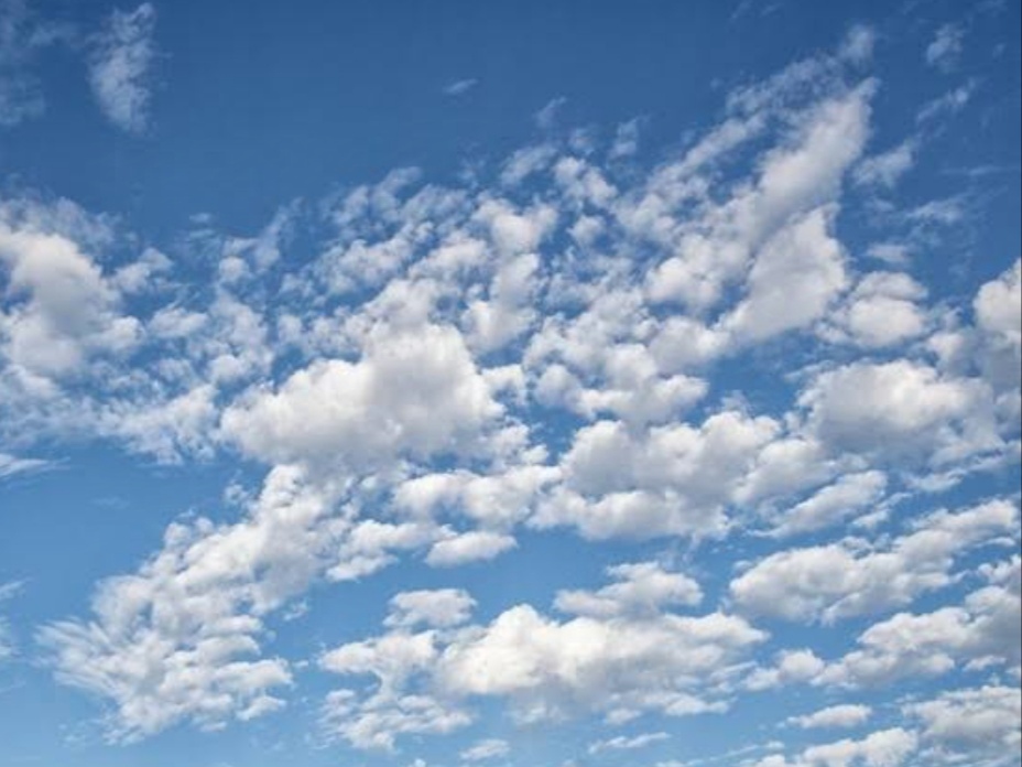 توقعات الطقس في جاكرتا: سماء مشمسة مع سحب في الصباح