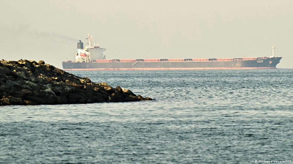 إيران تعرض إنهاء الحرب مقابل رفع الحصار الأمريكي