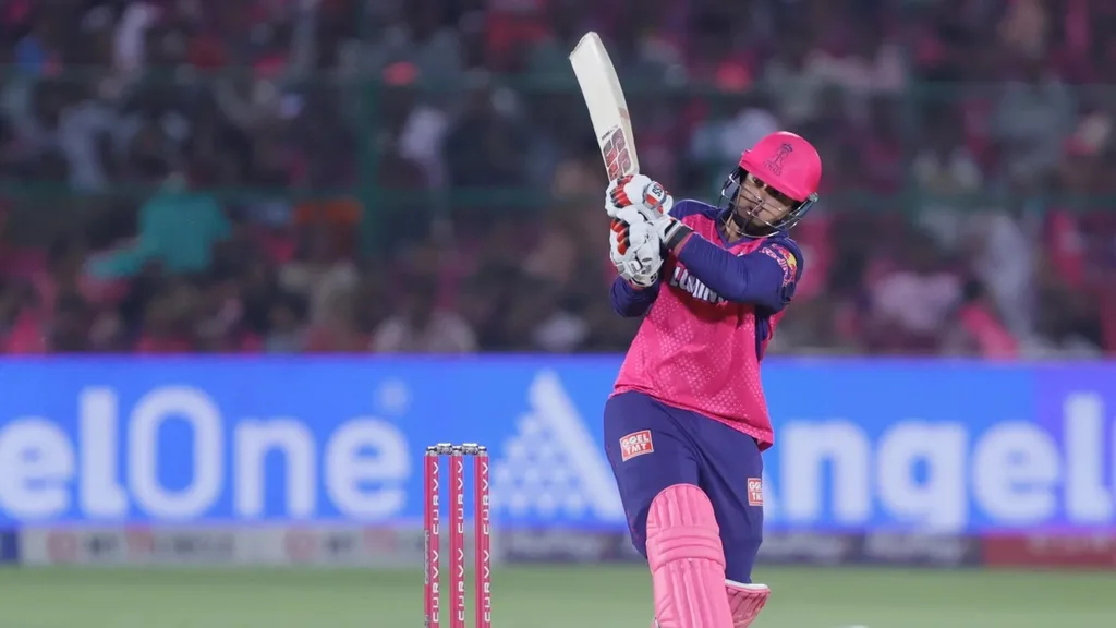 فايبهاف سوريافانشي يطلب 100 روبية لمزحة مع معجبيه