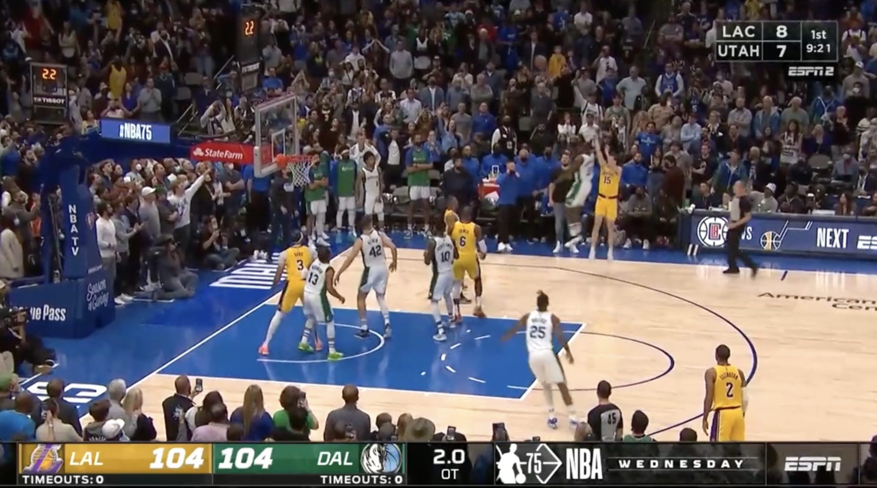 عودة أوستن ريفز في المباراة الخامسة لليكرز