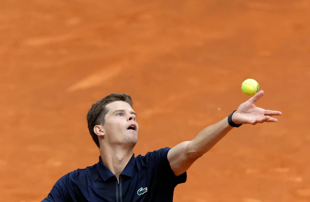 بلوكيس يتألق في مدريد المفتوحة ويواجه كاسبر رود