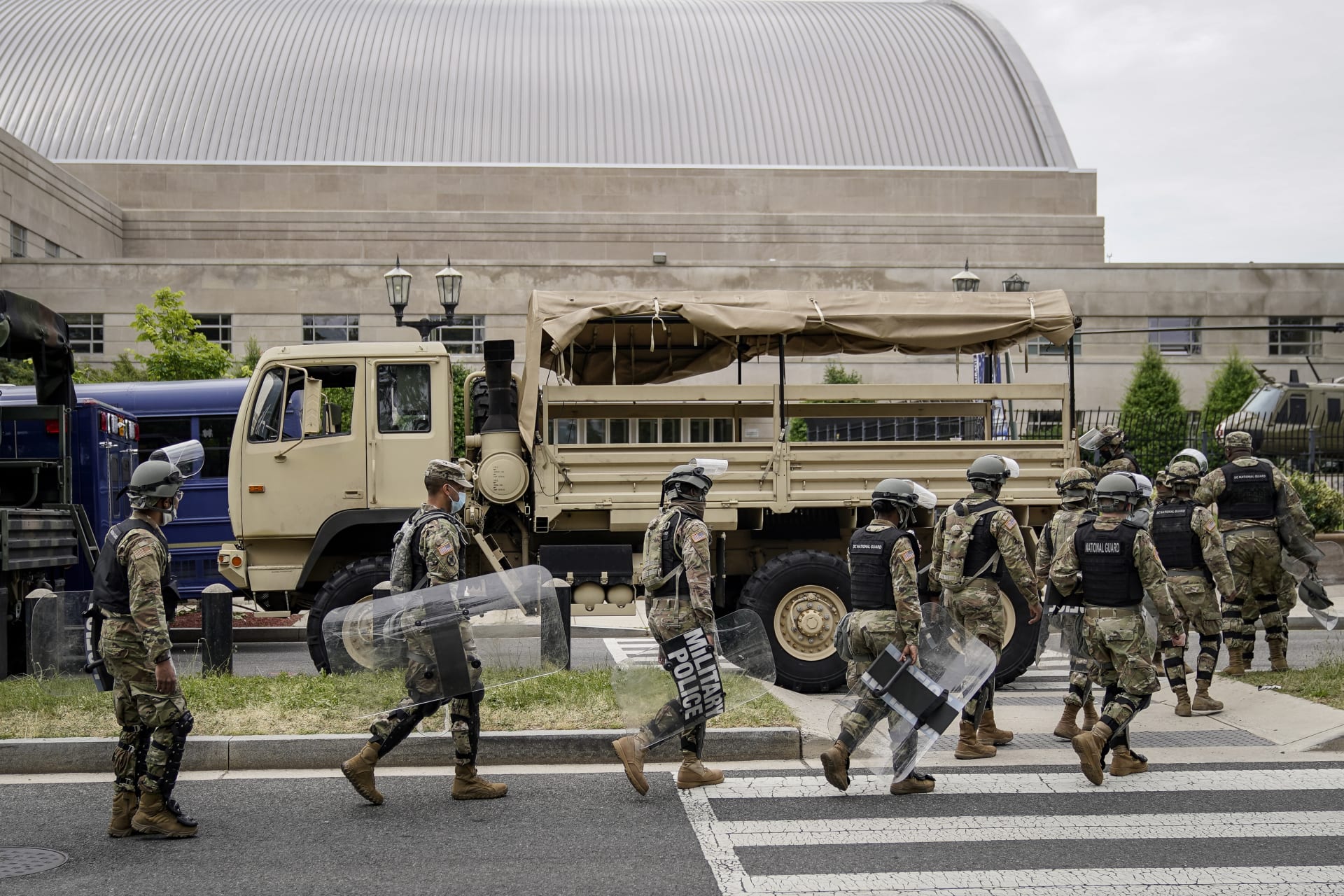 البنتاغون يرسل 3000 جندي إلى الشرق الأوسط