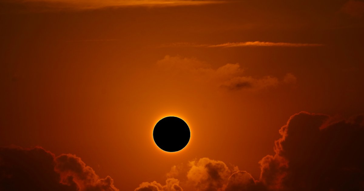 كسوف الشمس الكلي في إسبانيا 30 أبريل