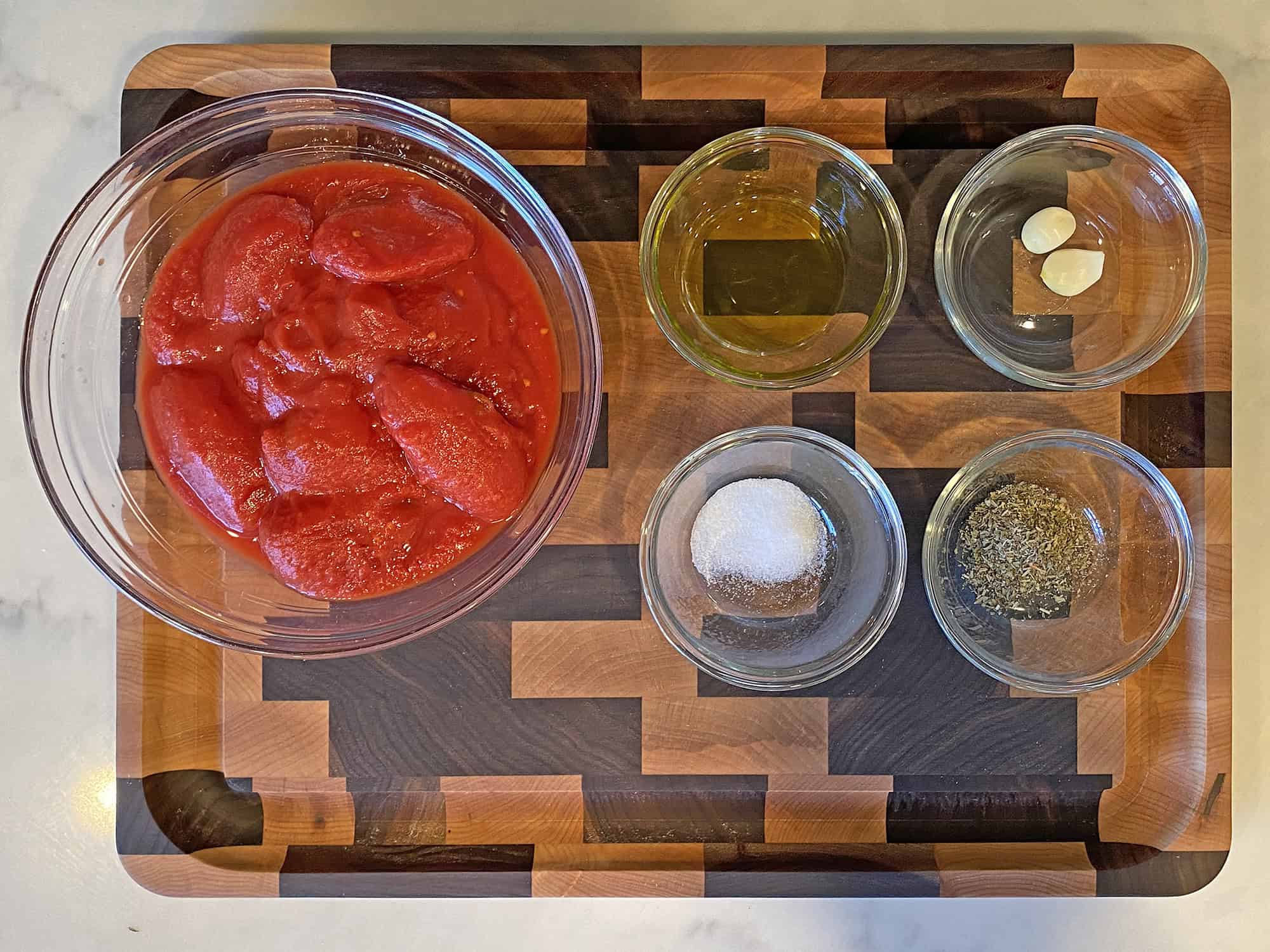 تحضير صلصة البيتزا في المنزل بمكونات بسيطة