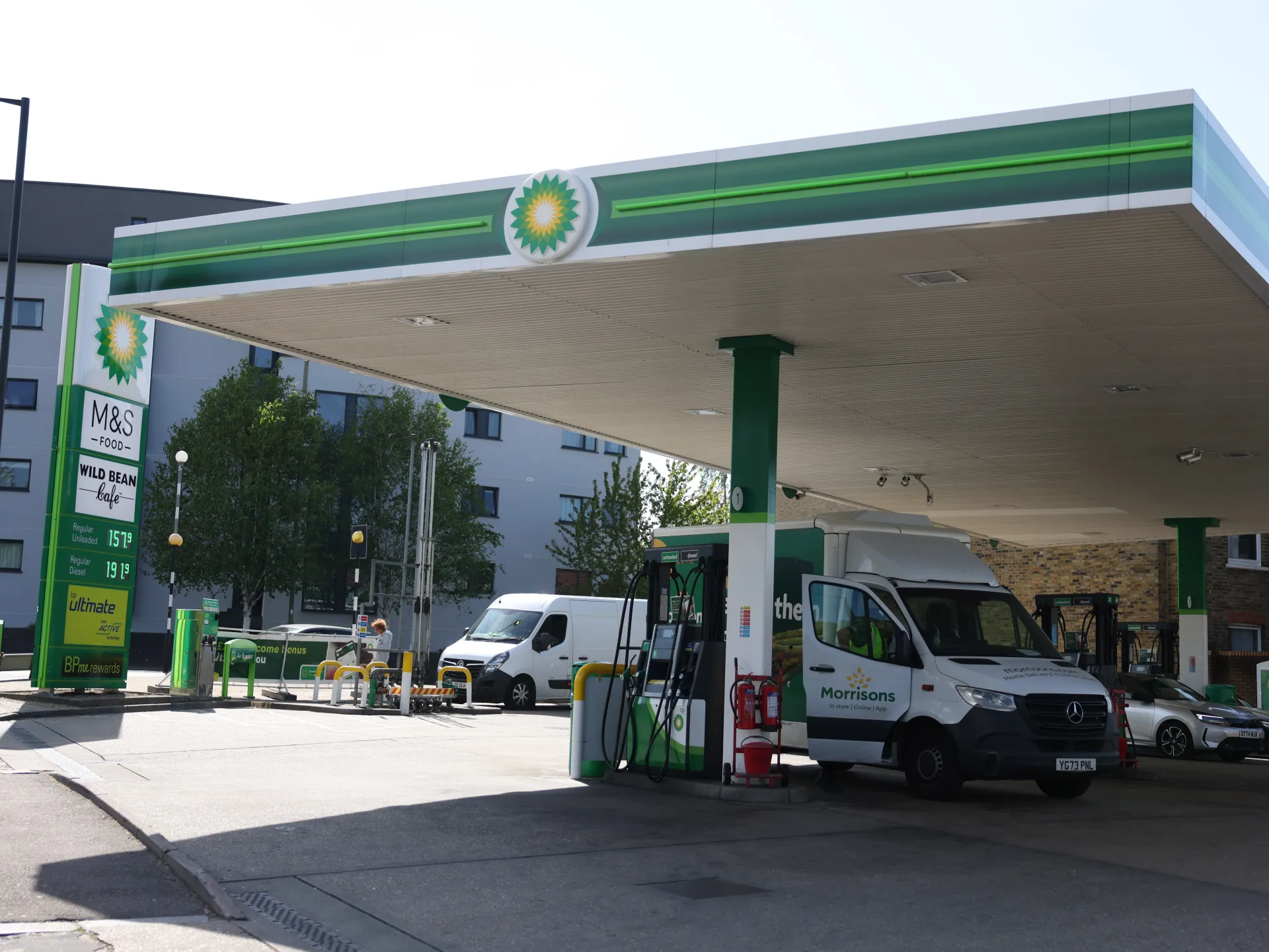 Baisse des prix du pétrole malgré la fermeture du détroit d'Ormuz