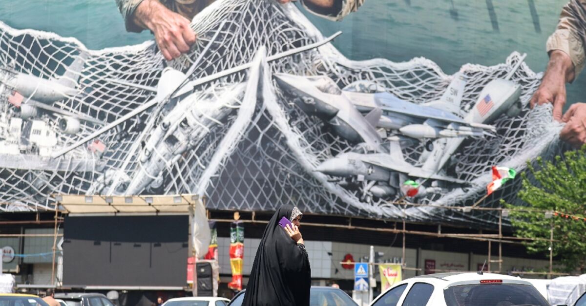 ترامب يحذر إيران بشأن الاتفاق النووي