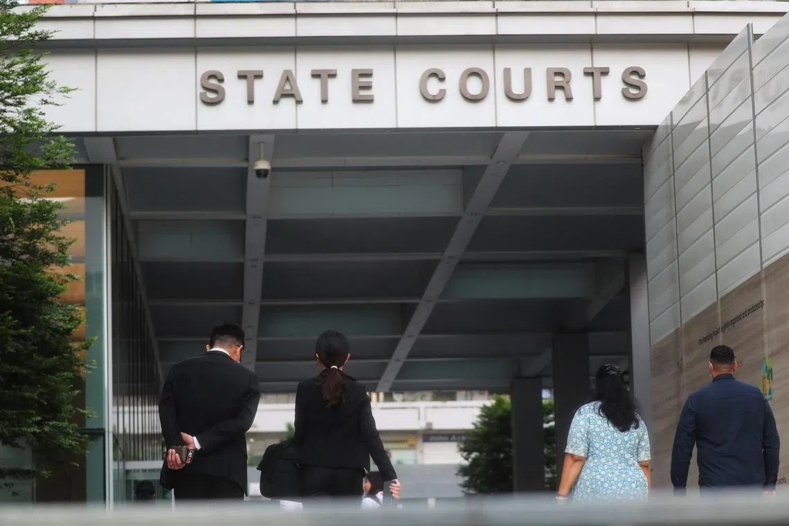 إيقاف معلم بتهمة الاعتداء الجنسي على طالبة قاصر