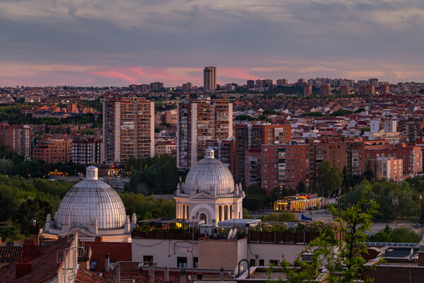 استمرار سمار في دعم الإسكان رغم رفض البرلمان