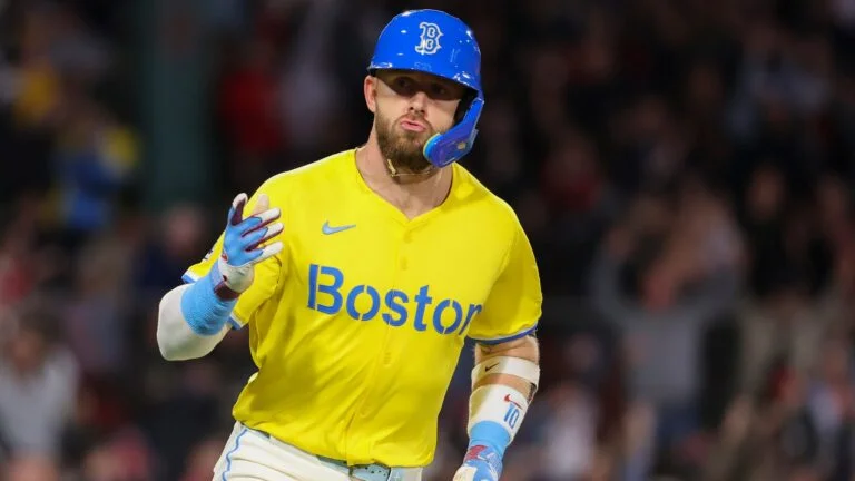 إقالة أليكس كورا وتأثيرها على ريد سوكس