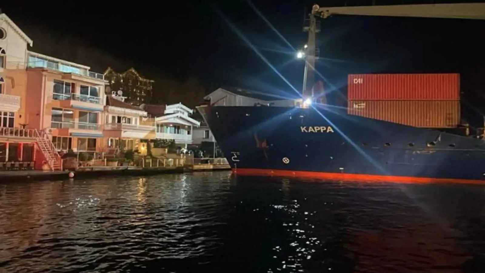 حادث بحري في مضيق البوسفور يثير القلق