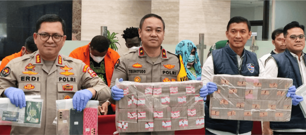 الشرطة الإندونيسية تحقق في شبكة احتيال دولية