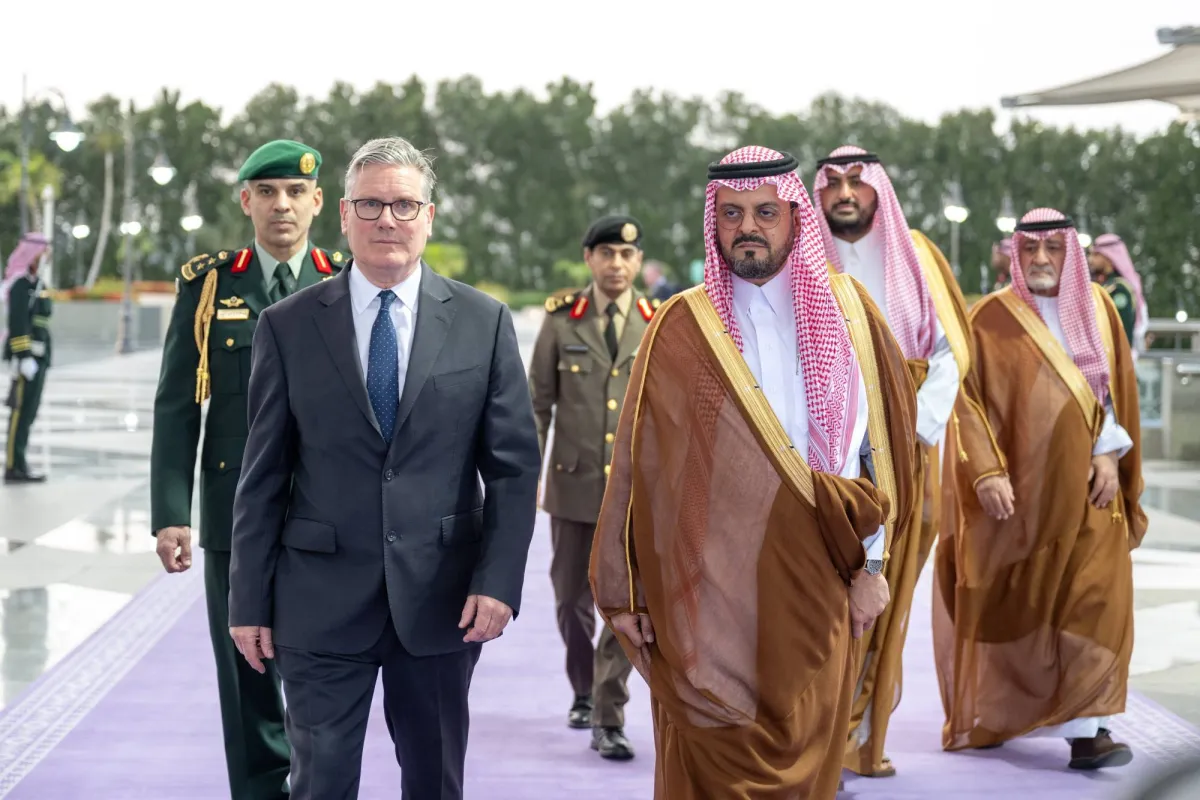 زيارة كير ستارمر إلى السعودية لتعزيز السلام