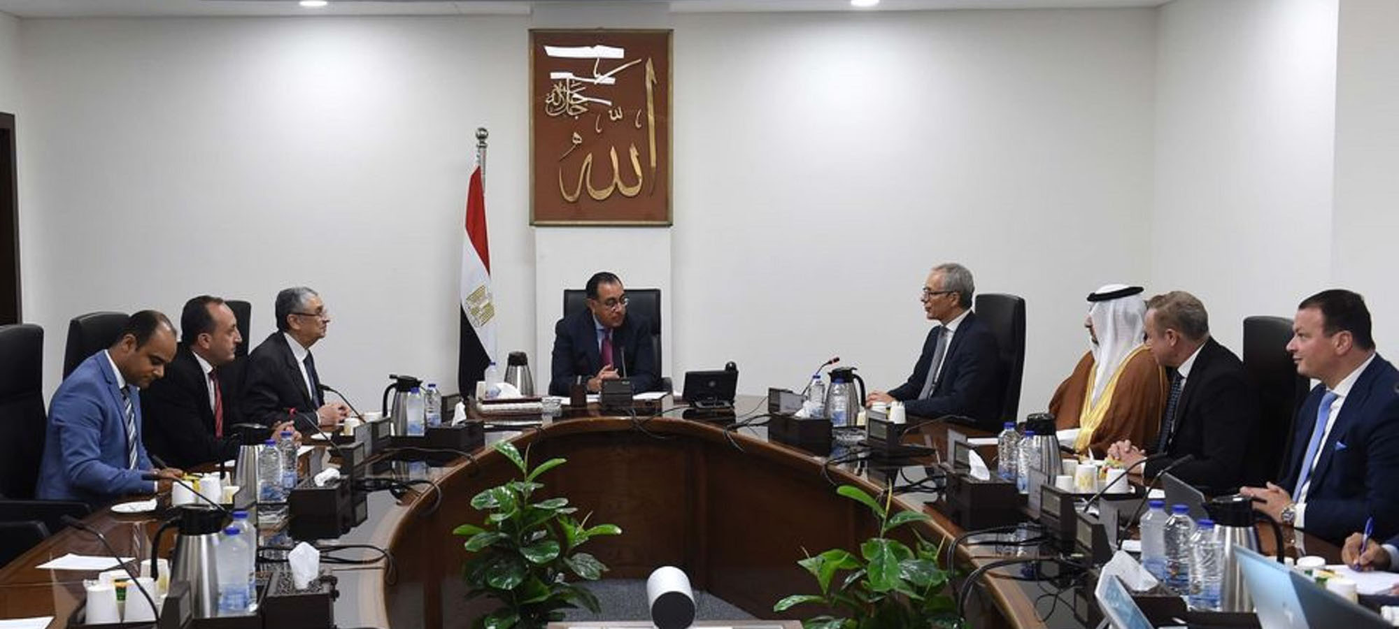 Premierminister Ägyptens diskutiert Bildung mit Arbeiter