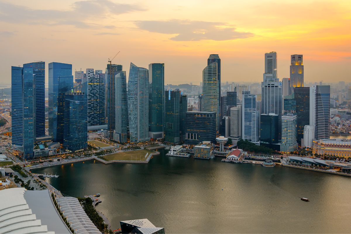 تحديات العمل من المنزل في سنغافورة