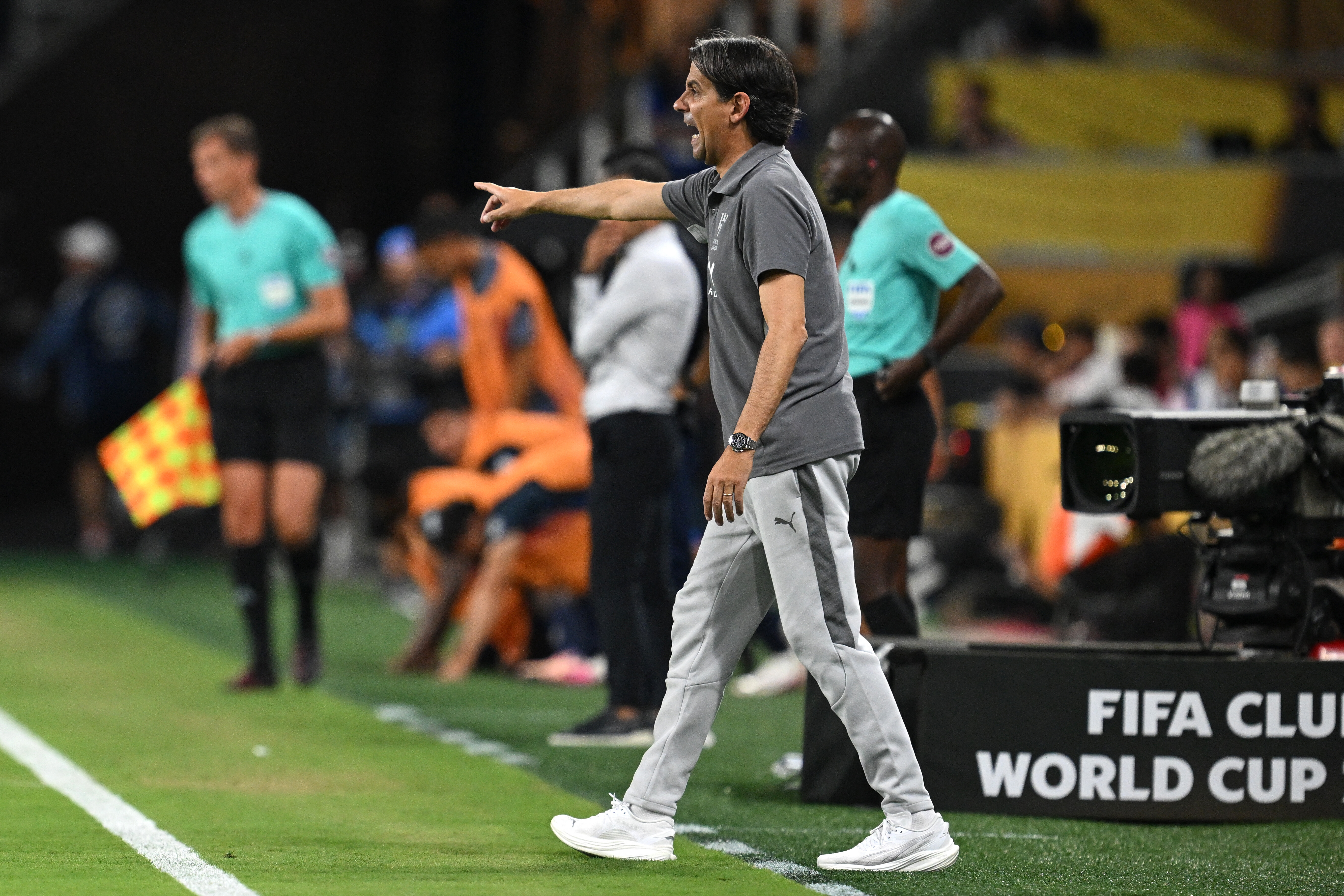 اجتماع إنزاجي مع لاعبي الهلال السعودي لتصحيح الأخطاء