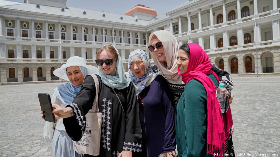 انتقادات لمدوني السفر لترويجهم أفغانستان تحت حكم طالبان