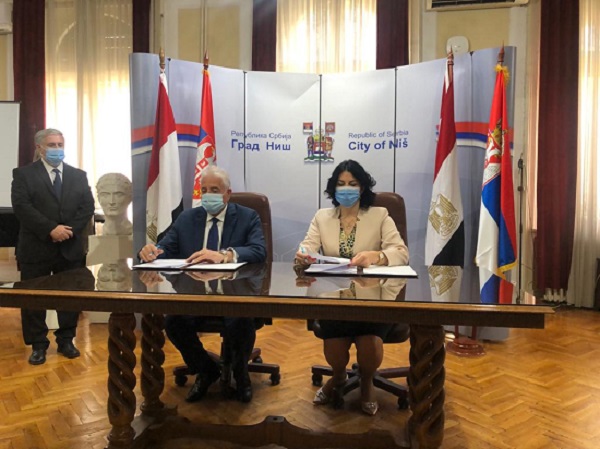 Süd-Sinai-Gouverneur hört Bürgeranliegen in Sitzung