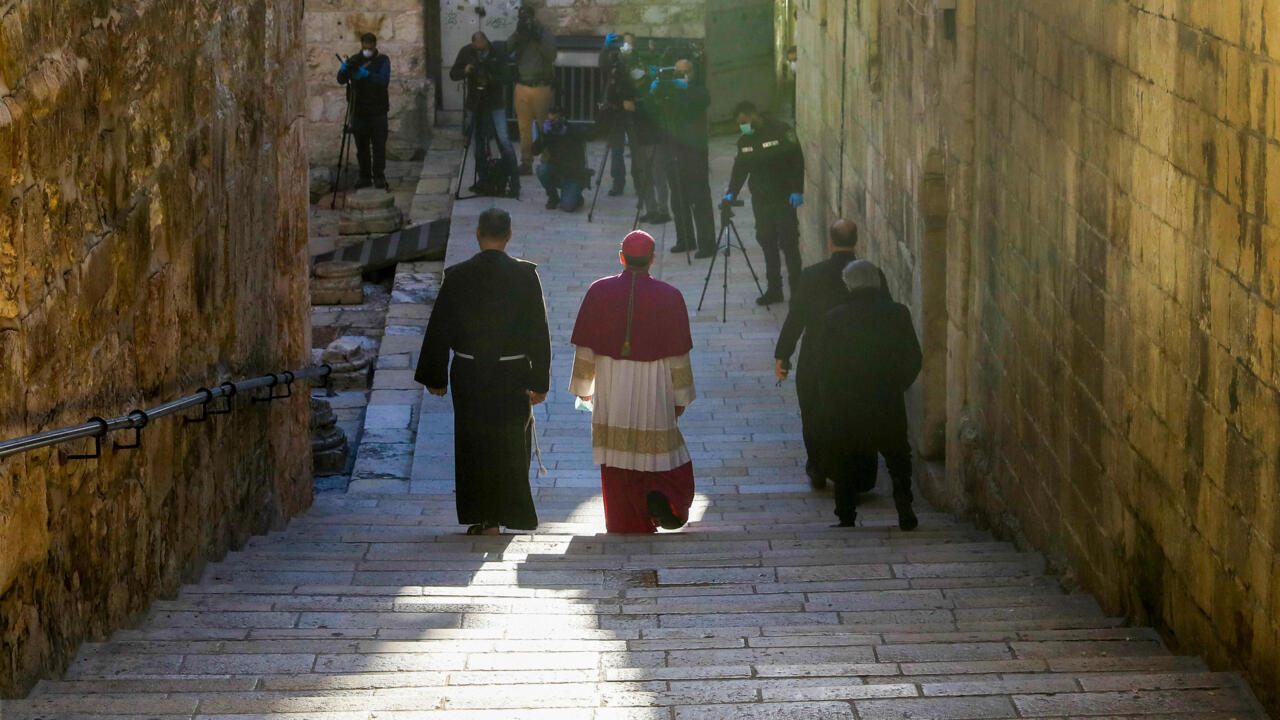 Israël empêche le patriarche latin d'accéder à l'Église