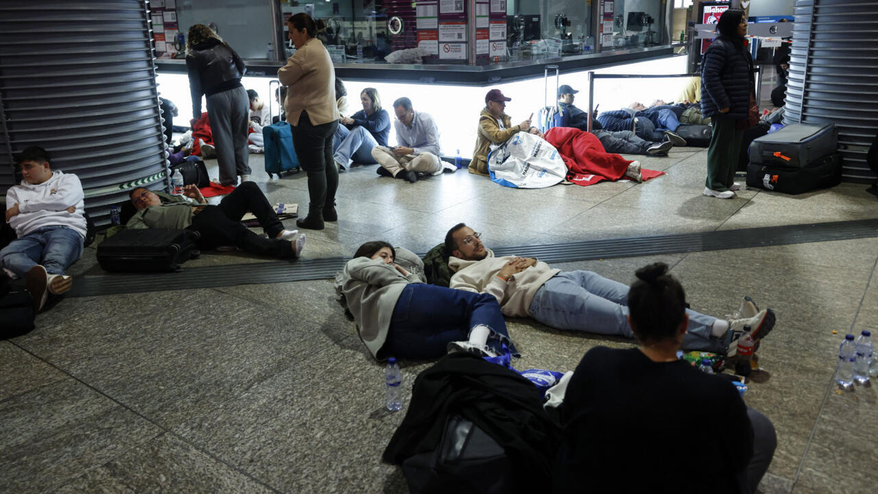 Cuba's Electricity Crisis: Recurring Outages and Serious Impact