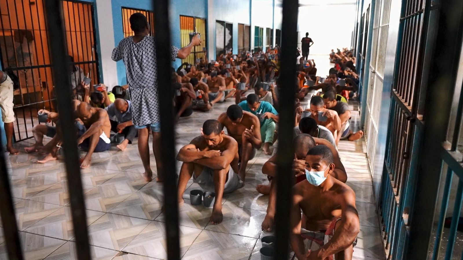 إكوادور تخطط لإنشاء سجون ضخمة لمواجهة الجريمة