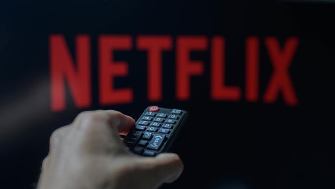 نتفليكس تبث تحليق أرتميس 2 حول القمر