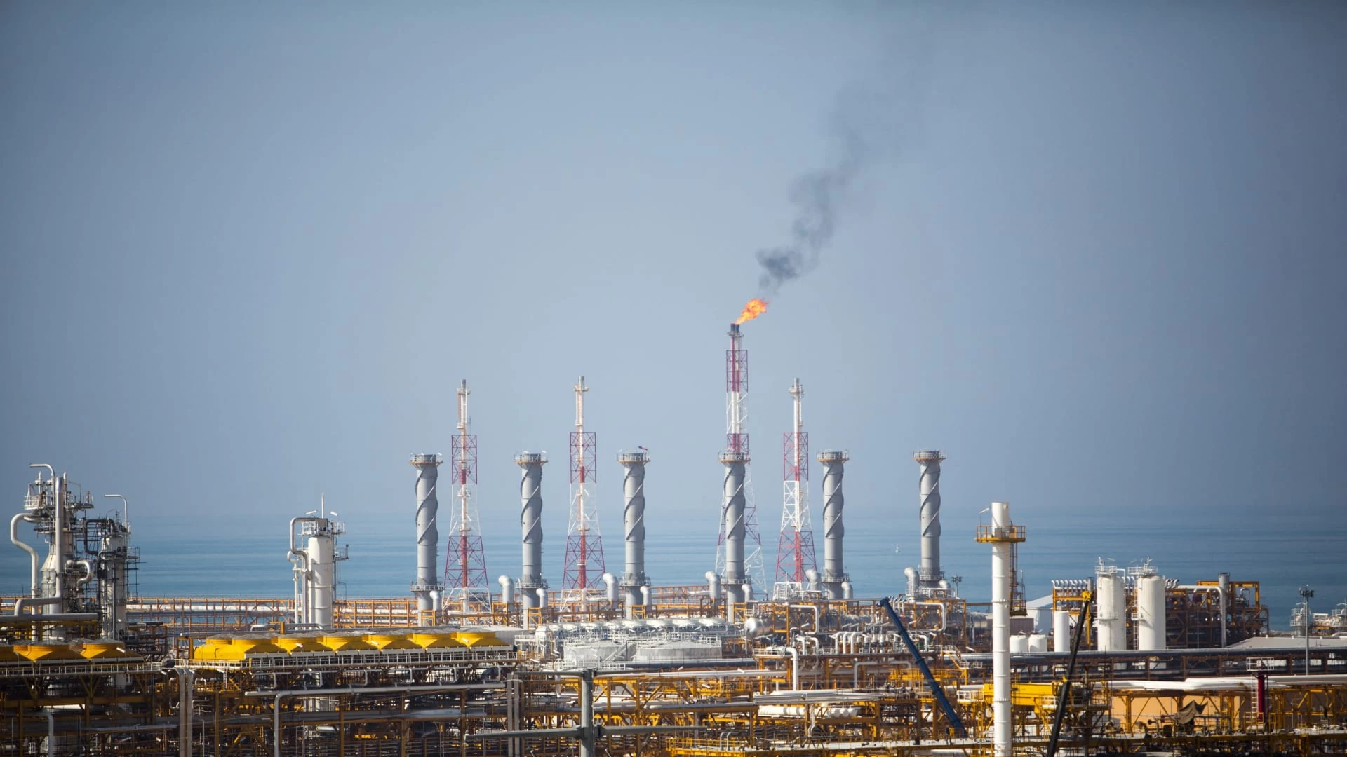 Israels Luftangriffe auf petrochemische Anlagen in Iran