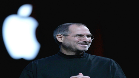 إطلاق هاتف آيفون فاخر يحمل إرث ستيف جوبز