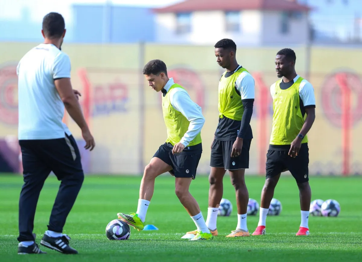 مواجهة ضمك والرياض في الدوري السعودي للمحترفين