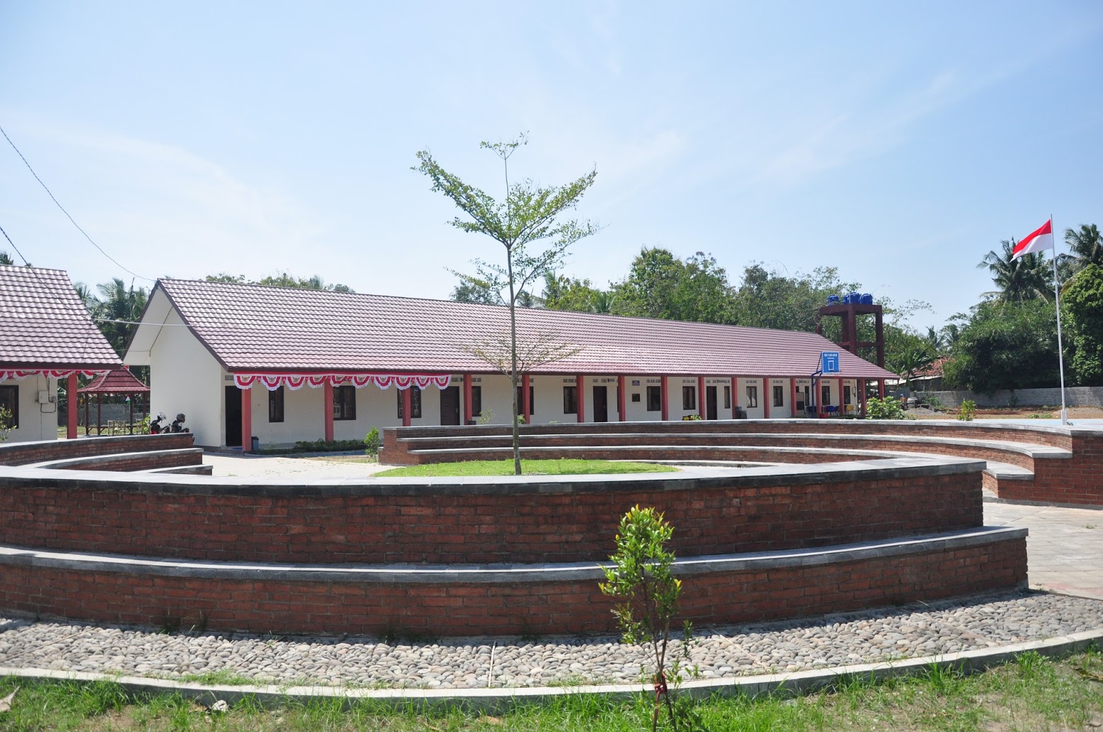 تسريع بناء مدرسة الشعب في كولون بروغو