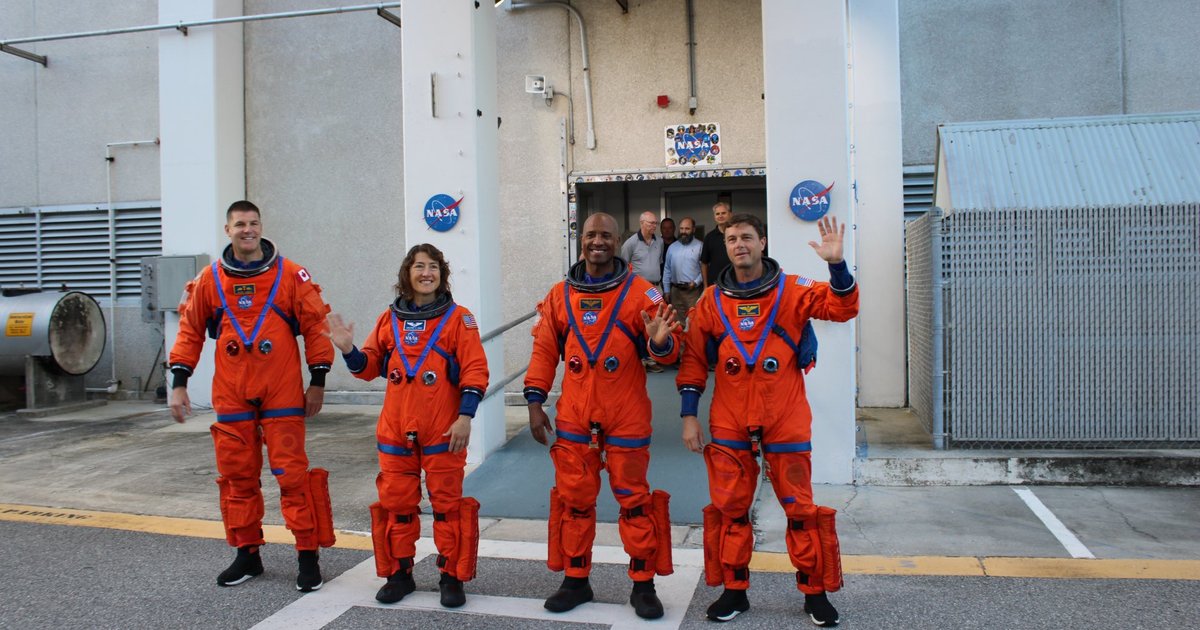 NASA prepares to launch astronaut to the moon