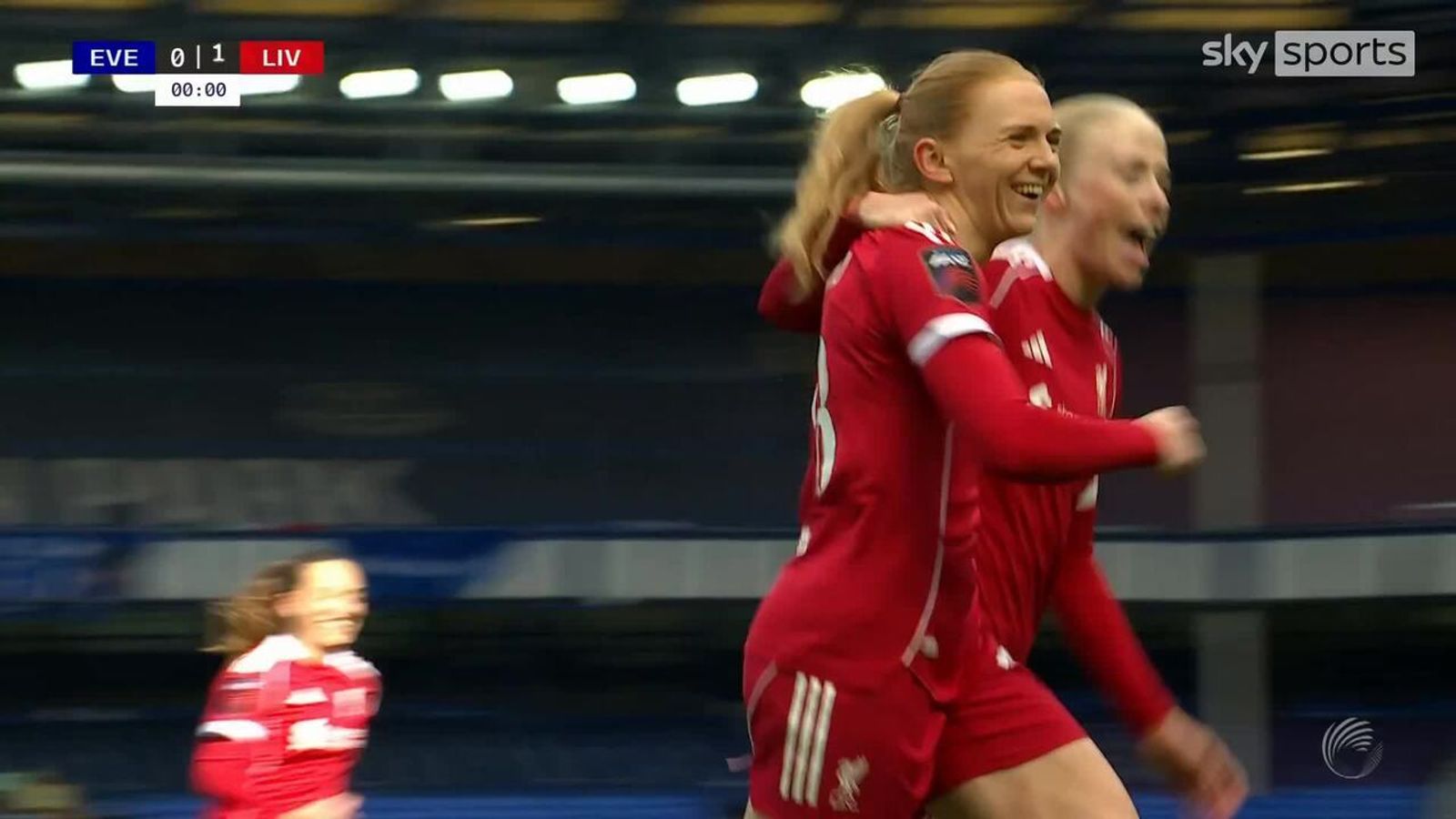 Liverpool raih keunggulan di Derby Merseyside dengan penalti