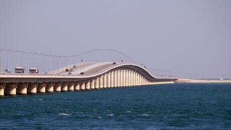 إغلاق جسر الملك فهد احترازياً بسبب تهديدات أمنية