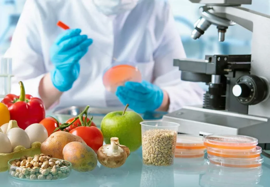 ضبط مصنع مخالف وتحفظ على منتجات غذائية بأسيوط